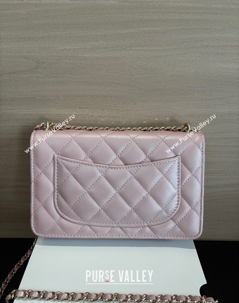 Chanel Pearly Lambskin on Chain with Logo Charm Pink 2025 AP4537 (yezi-250526028)