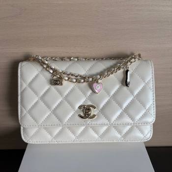 Chanel Pearly Lambskin on Chain with Logo Charm White 2025 AP4537 (yezi-250526029)
