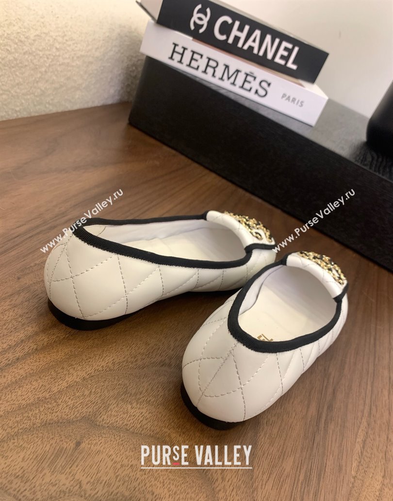 Chanel Quilted Lambskin Loafers with Chain CC Foldover White 2025 CH061023 (MD-250610136)