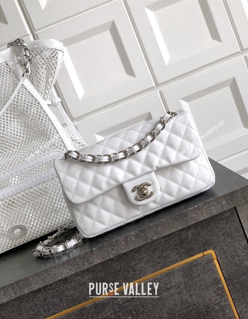 Chanel Large Mesh Patent Calfskin Shopping Bag White 2025 CH052603 (yezi-250702084)