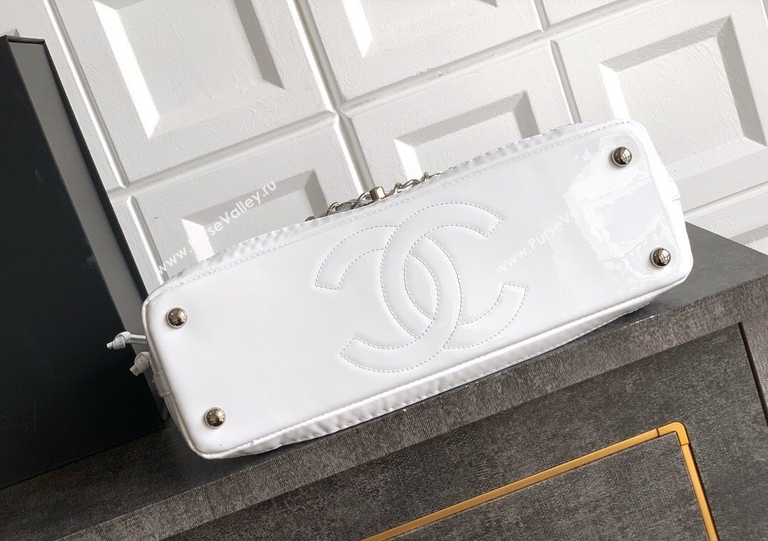 Chanel Medium Mesh Patent Calfskin Shopping Bag White 2025 CH052603 (yezi-250702085)