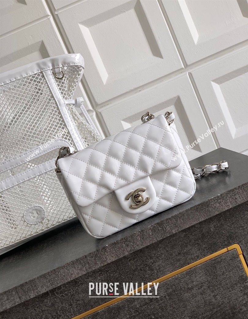 Chanel Small Mesh Patent Calfskin Shopping Bag White 2025 CH052603 (yezi-250702086)