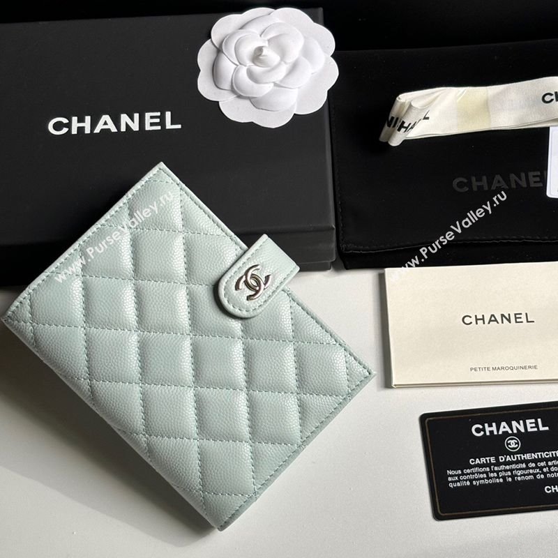 Chanel Grained Calfskin Passport Cover Pale Green/Silver 2025 A3658 (yezi-250702059)