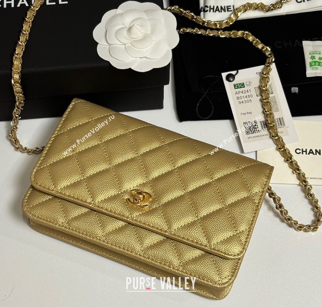 Chanel Grained Shiny Calfskin Classic Wallet on Chain WOC Gold-Tone 2025 AP4241 (yezi-250703089)