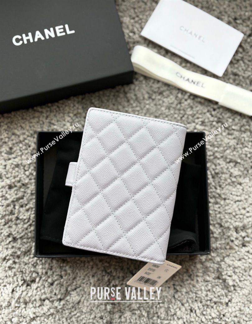 Chanel Grained Calfskin Passport Cover Light Grey 2025 A3658 (yezi-250702061)