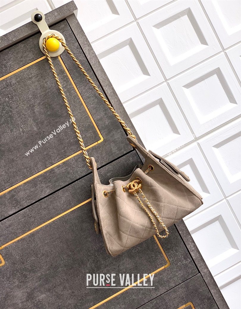 Chanel 25 Mini Hobo Handbag in Suede Grey 2025 AS5631 (yezi-250702069)