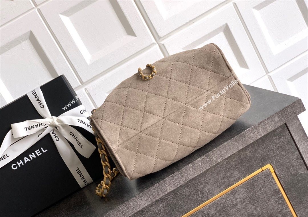 Chanel 25 Mini Hobo Handbag in Suede Grey 2025 AS5631 (yezi-250702069)