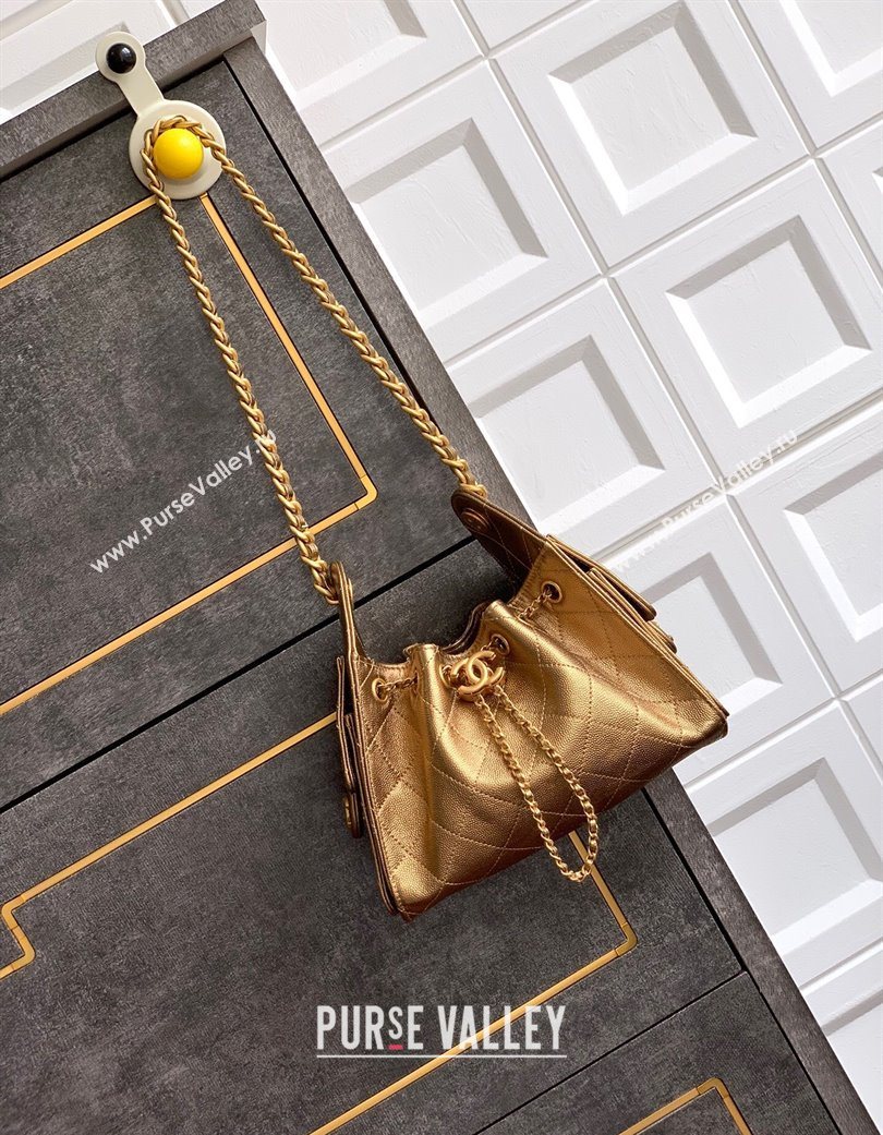 Chanel 25 Mini Hobo Handbag in Grained Calfskin Bronze 2025 AS5631 (yezi-250702070)