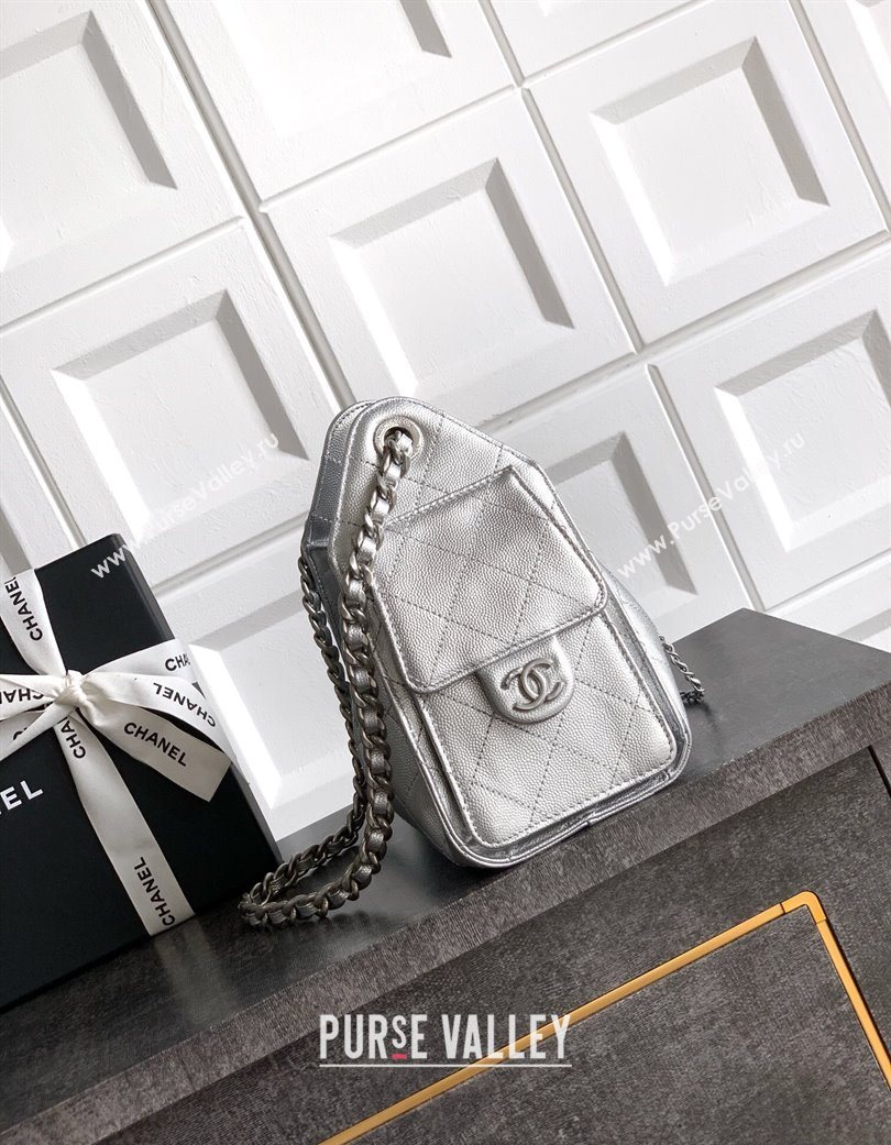 Chanel 25 Mini Hobo Handbag in Grained Calfskin Silver 2025 AS5631 (yezi-250702074)