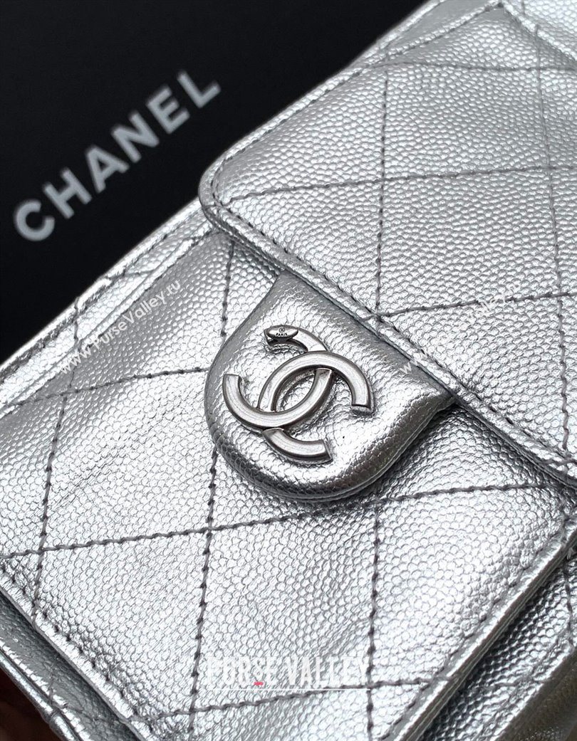 Chanel 25 Mini Hobo Handbag in Grained Calfskin Silver 2025 AS5631 (yezi-250702074)