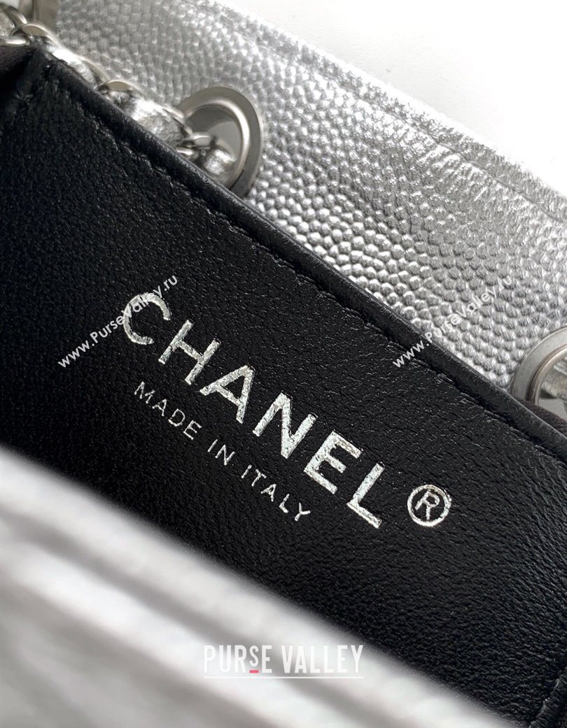 Chanel 25 Mini Hobo Handbag in Grained Calfskin Silver 2025 AS5631 (yezi-250702074)