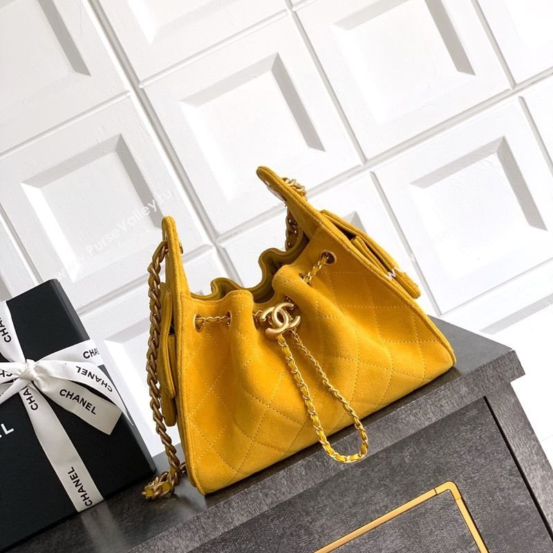 Chanel 25 Mini Hobo Handbag in Suede Yellow 2025 AS5631 (yezi-250702076)