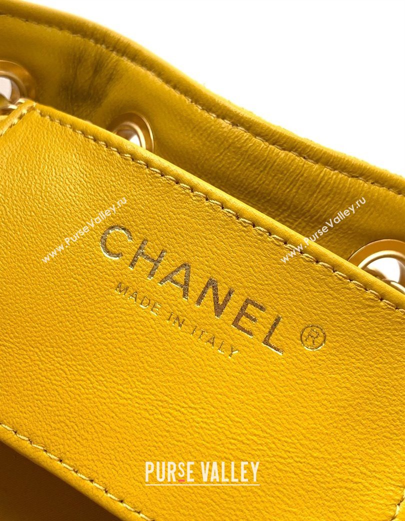 Chanel 25 Mini Hobo Handbag in Suede Yellow 2025 AS5631 (yezi-250702076)