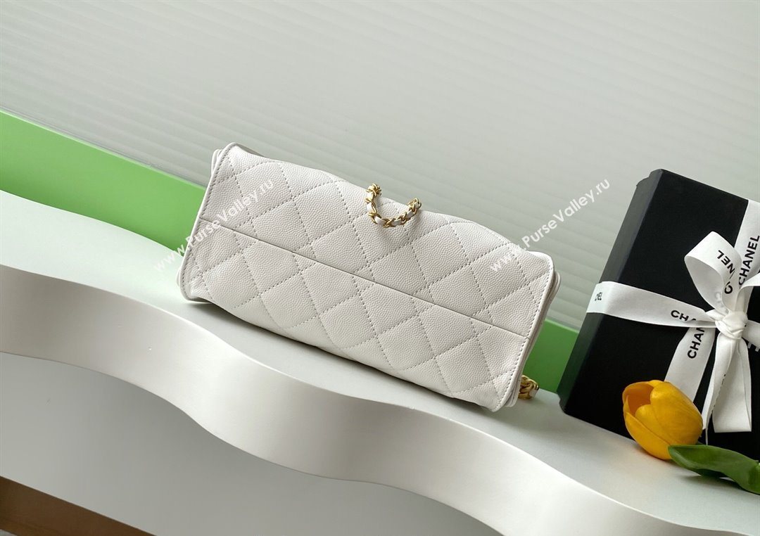 Chanel 25 Mini Hobo Handbag in Grained Calfskin White 2025 AS5631 (yezi-250702081)