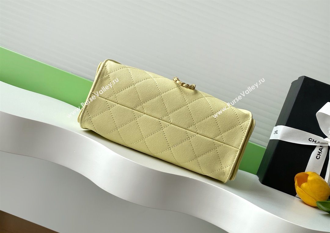 Chanel 25 Mini Hobo Handbag in Grained Calfskin Light Yellow 2025 AS5631 (yezi-250702083)