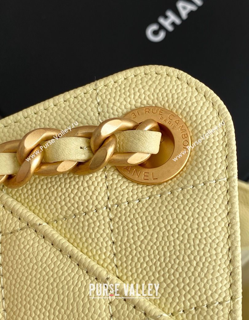 Chanel 25 Mini Hobo Handbag in Grained Calfskin Light Yellow 2025 AS5631 (yezi-250702083)