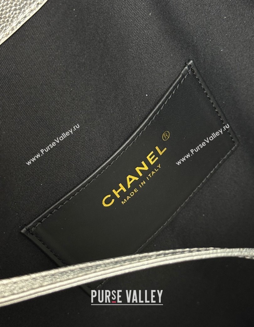 Chanel 25 Grained Calfskin Medium Handbag AS5311 Silver 2025 0811 (yezi-2508110053)