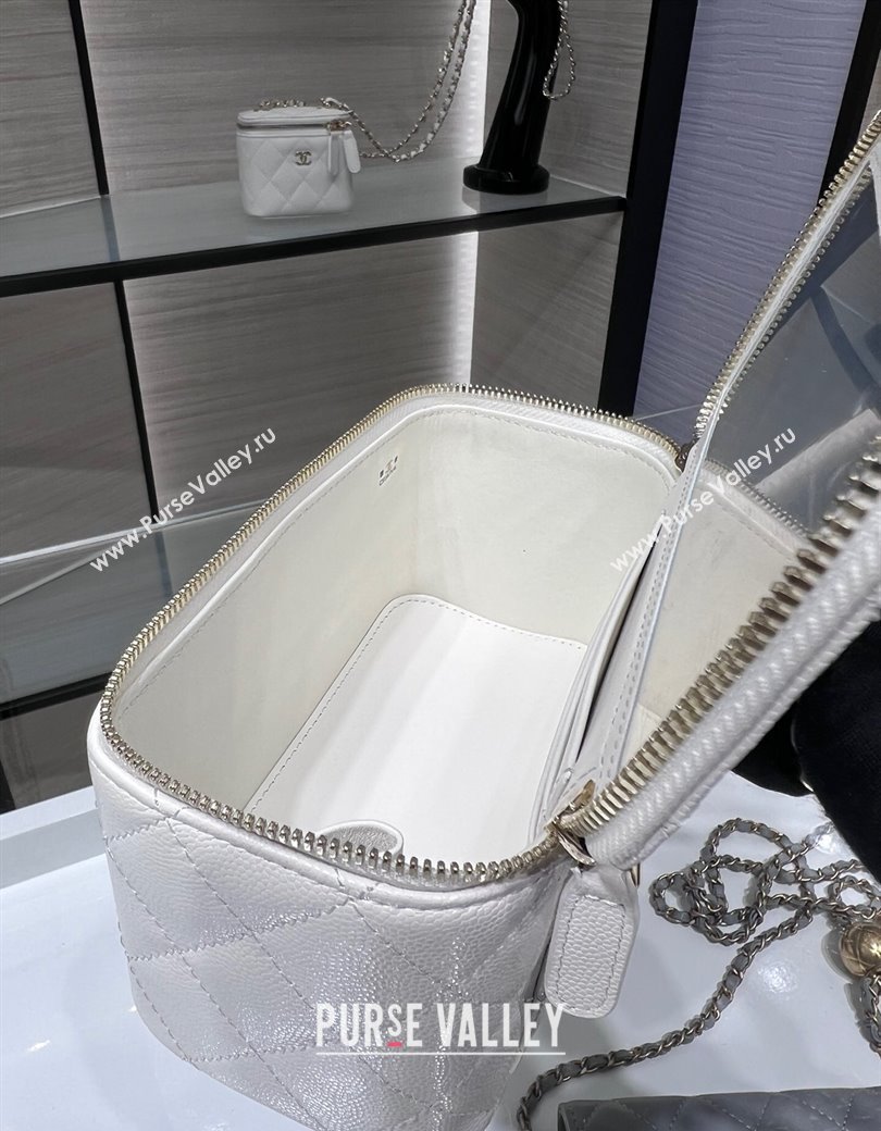 Chanel Grained Shiny Calfskin Classic Large Vanity with Chain White 2025 AP1341 (yezi-250812090)