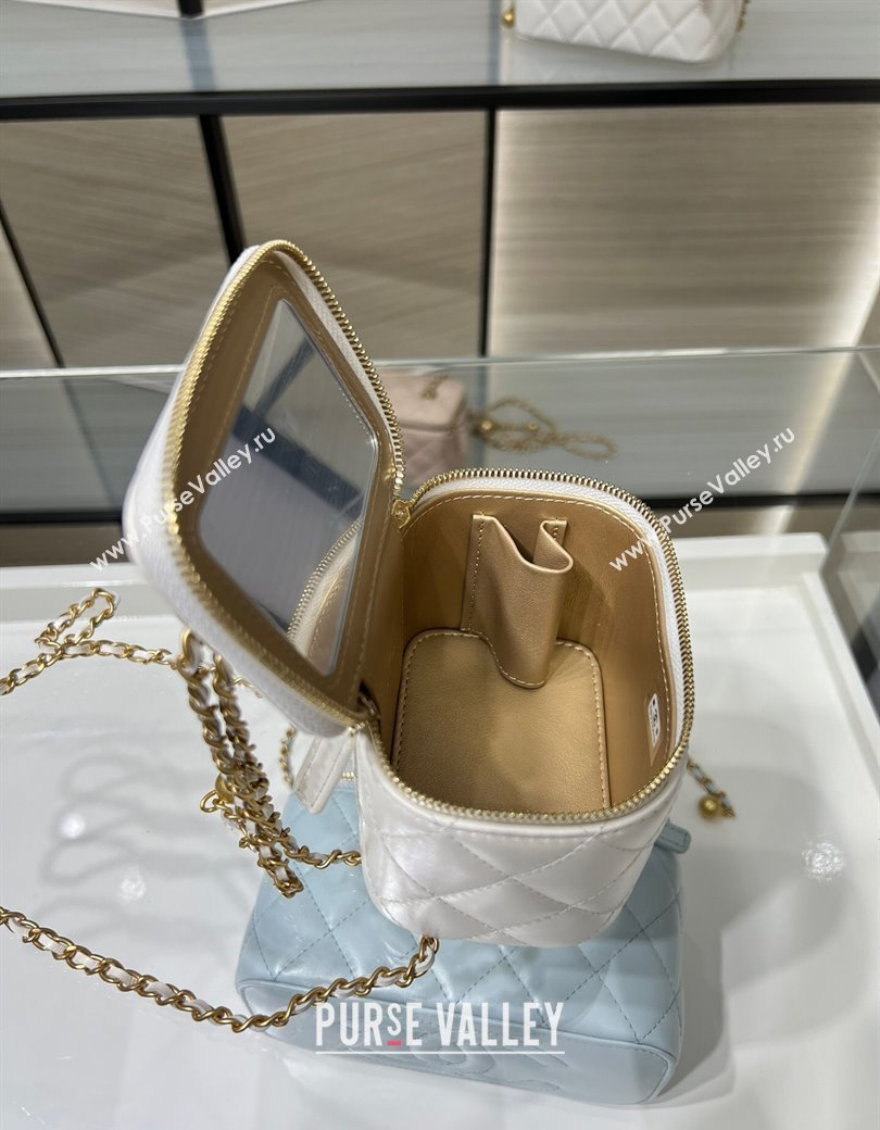 Chanel Shiny Calfskin Small Vanity with Ball Chain White 2025 AP2292 (yezi-250812092)