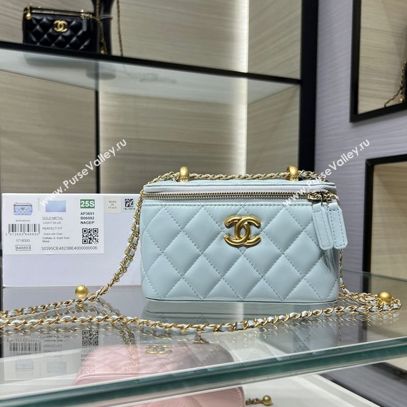 Chanel Shiny Calfskin Large Vanity with Ball Chain Light Blue 2025 AP3651 (yezi-250812098)