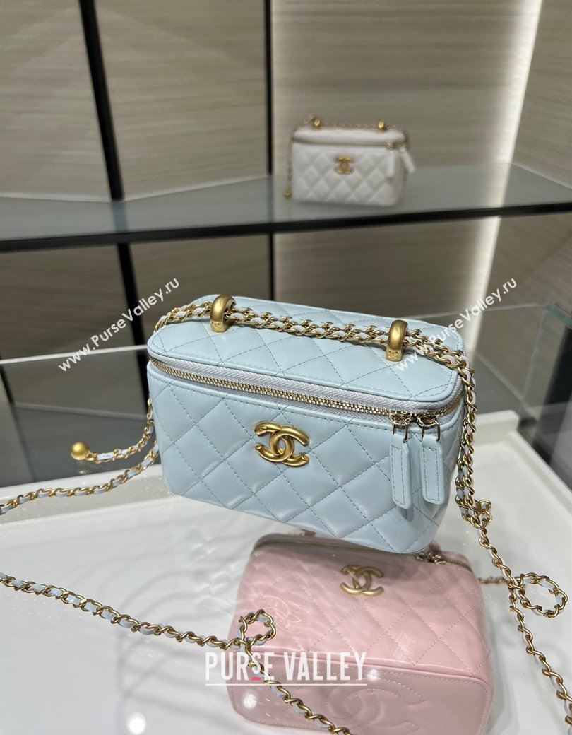 Chanel Shiny Calfskin Large Vanity with Ball Chain Light Blue 2025 AP3651 (yezi-250812098)