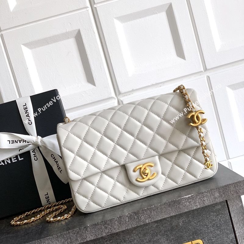 Chanel Shiny Lambskin Leather Flap Bag with CC Chain AS5756 Light Grey 2025 (yezi-2508110095)