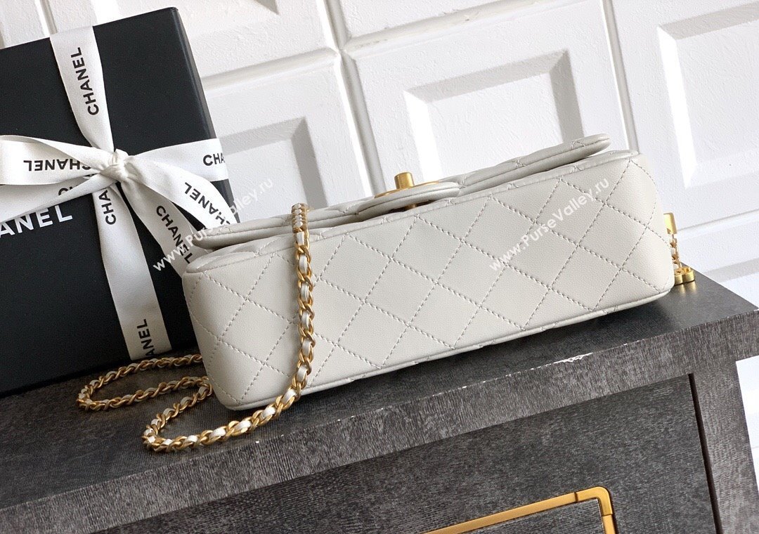 Chanel Shiny Lambskin Leather Flap Bag with CC Chain AS5756 Light Grey 2025 (yezi-2508110095)