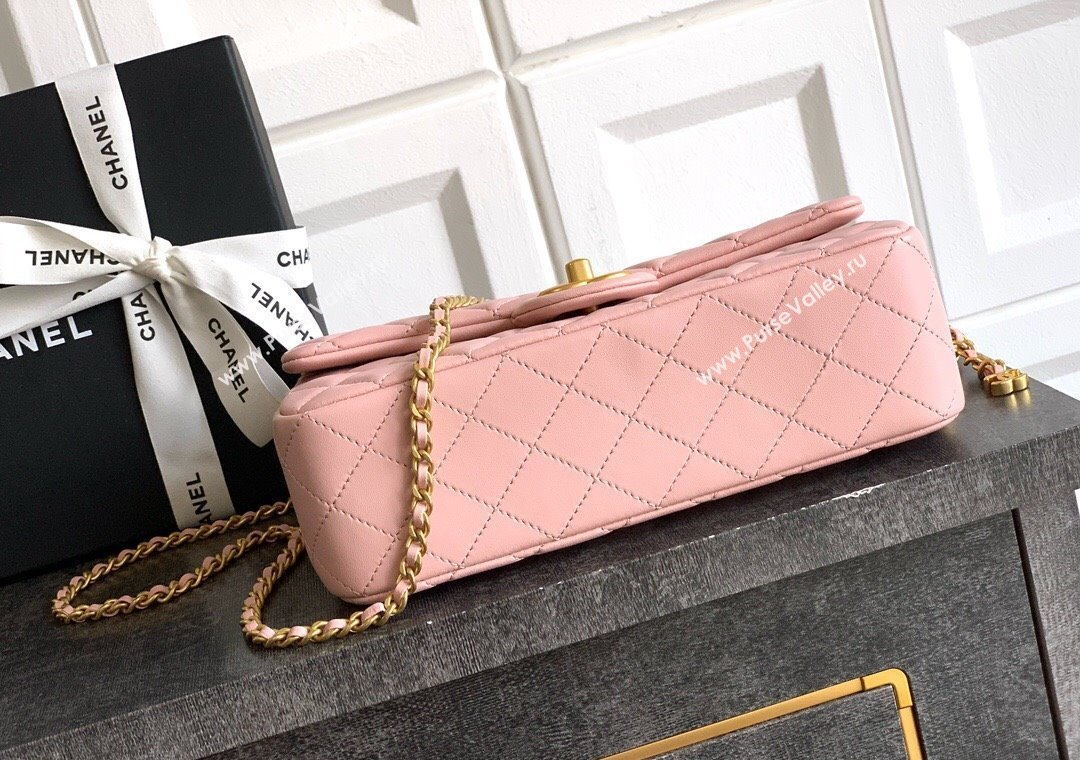 Chanel Shiny Lambskin Leather Flap Bag with CC Chain AS5756 Light Pink 2025 (yezi-2508110096)