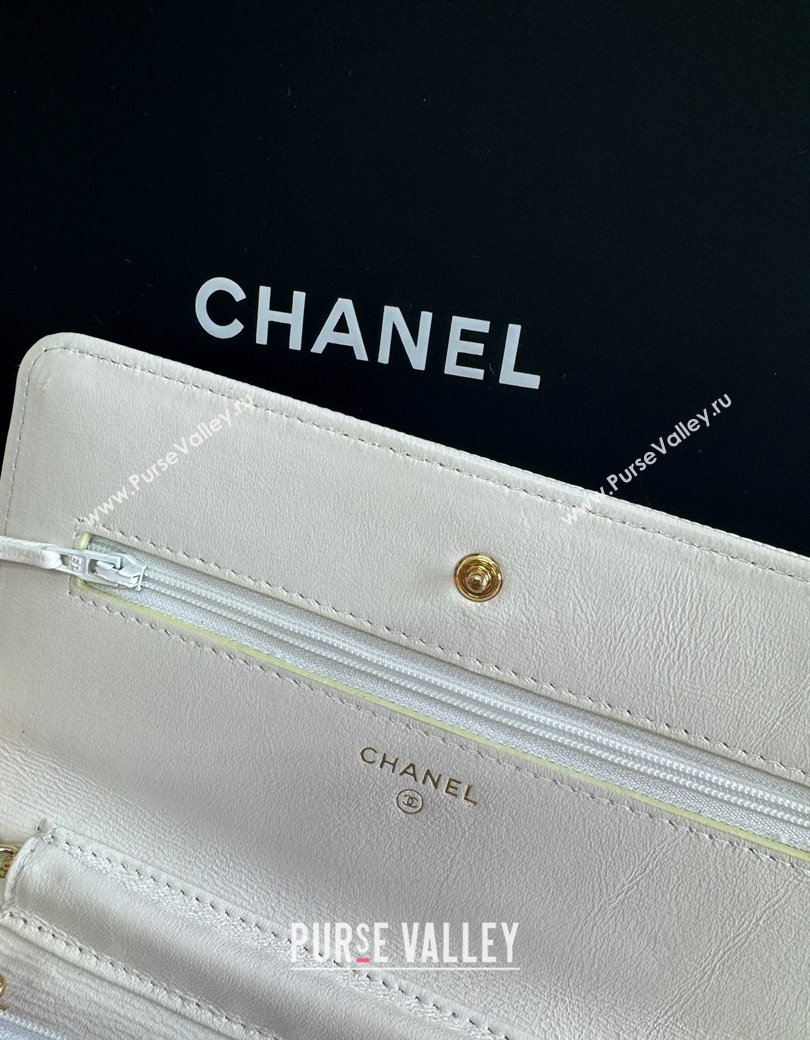Chanel Grained Shiny Calfskin Wallet On Chain WOC with Maxi CC White 2025 AP6809 (yezi-250812042)