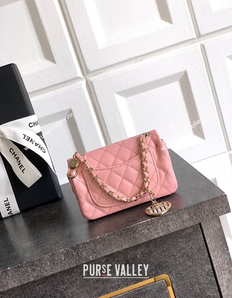 Chanel Lambskin Classic Mini Bag with hook and Heart Charm Light Pink 2025 AP4760 (yezi-250812051)