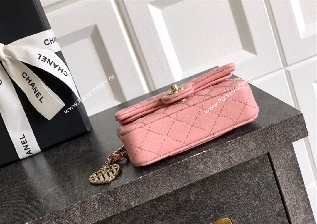 Chanel Lambskin Classic Mini Bag with hook and Heart Charm Light Pink 2025 AP4760 (yezi-250812051)