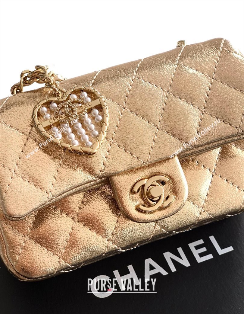 Chanel Lambskin Classic Mini Bag with hook and Heart Charm Gold 2025 AP4760 (yezi-250812052)