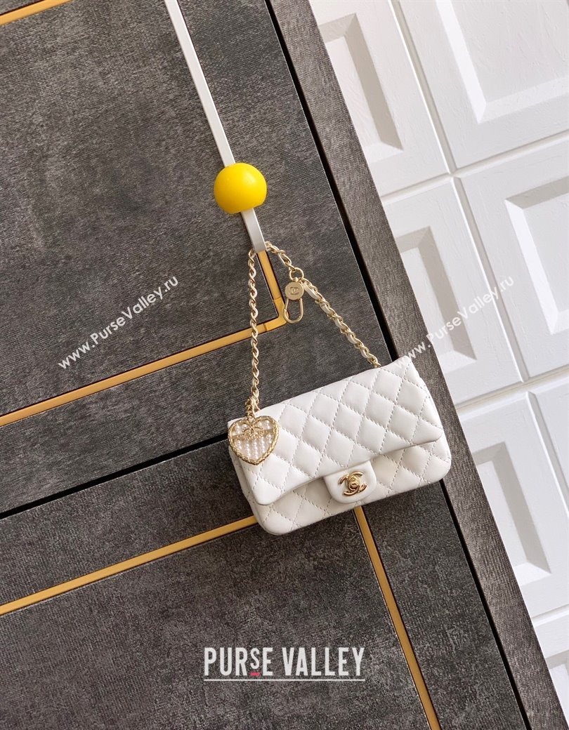 Chanel Lambskin Classic Mini Bag with hook and Heart Charm White 2025 AP4760 (yezi-250812053)
