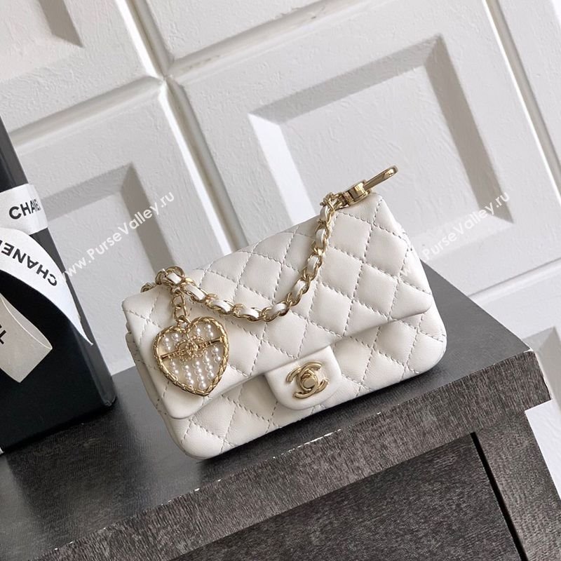 Chanel Lambskin Classic Mini Bag with hook and Heart Charm White 2025 AP4760 (yezi-250812053)