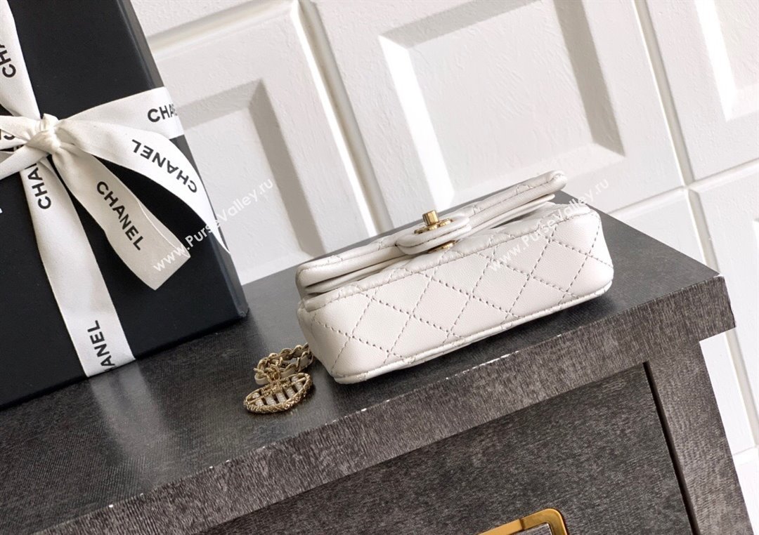 Chanel Lambskin Classic Mini Bag with hook and Heart Charm White 2025 AP4760 (yezi-250812053)