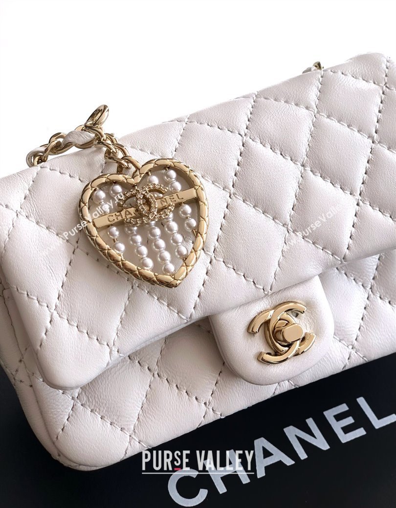 Chanel Lambskin Classic Mini Bag with hook and Heart Charm White 2025 AP4760 (yezi-250812053)