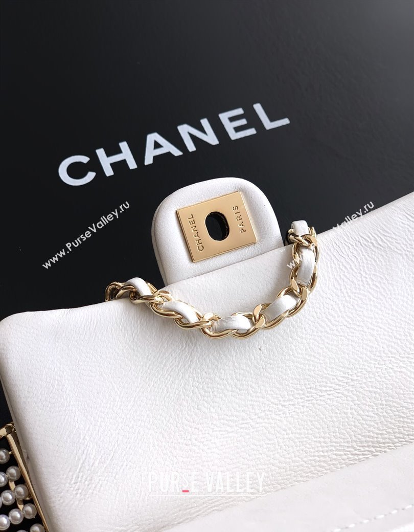 Chanel Lambskin Classic Mini Bag with hook and Heart Charm White 2025 AP4760 (yezi-250812053)