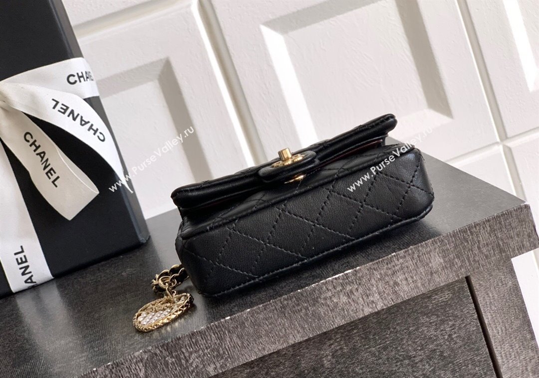 Chanel Lambskin Classic Mini Bag with hook and Heart Charm Black 2025 AP4760 (yezi-250812054)