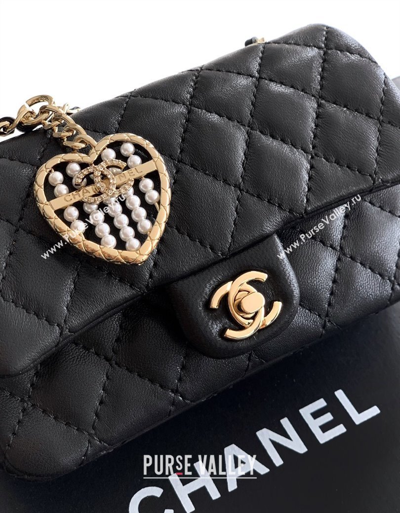 Chanel Lambskin Classic Mini Bag with hook and Heart Charm Black 2025 AP4760 (yezi-250812054)