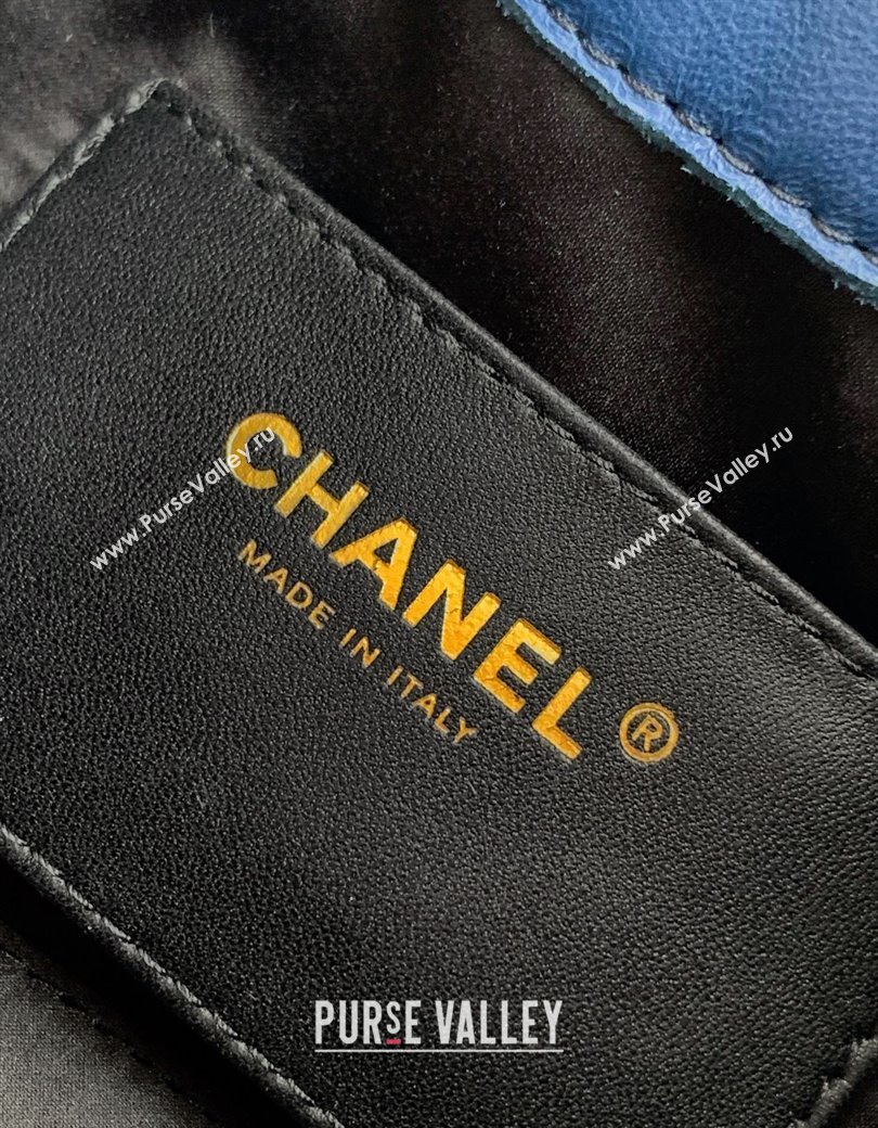 Chanel 25 Mini Hobo Handbag in Tweed Blue 2025 AS5631 (yezi-250812065)