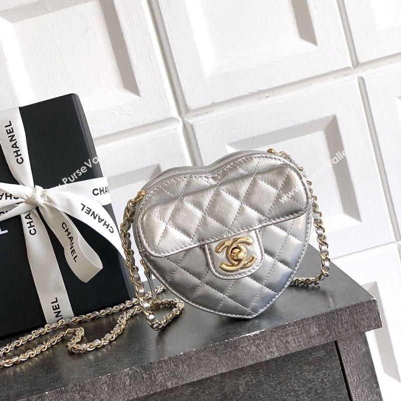 Chanel Lambskin Heart Clutch with Chain Silver 2025 AP2784 (yezi-250813018)