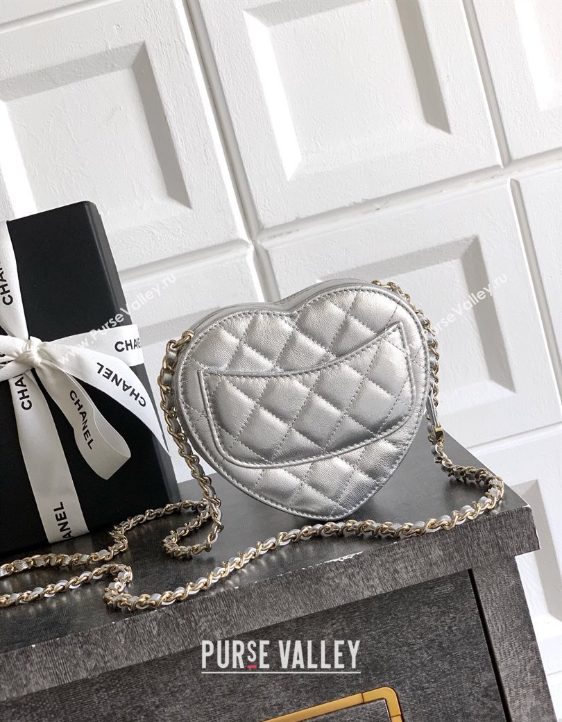 Chanel Lambskin Heart Clutch with Chain Silver 2025 AP2784 (yezi-250813018)