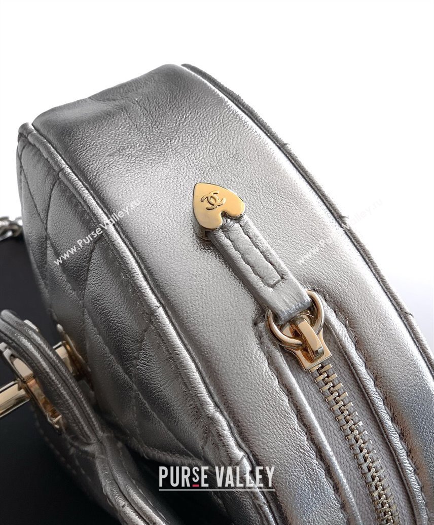 Chanel Lambskin Heart Clutch with Chain Silver 2025 AP2784 (yezi-250813018)