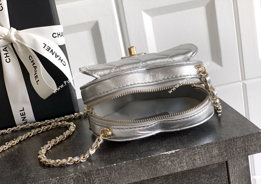 Chanel Lambskin Heart Clutch with Chain Silver 2025 AP2784 (yezi-250813018)