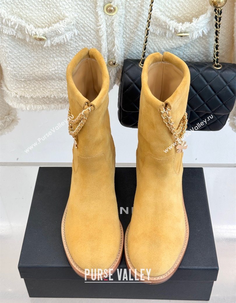 Chanel Suede Flat Ankle Boots 3.5cm with Dropped Chain Yellow 2025 CH083001 (MD-250830008)