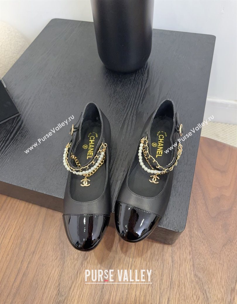 Chanel Lambskin Patent Calfskin Mary Janes Ballet Flats with Chain and Pearls Black 2025 G46718 (MD-250902009)