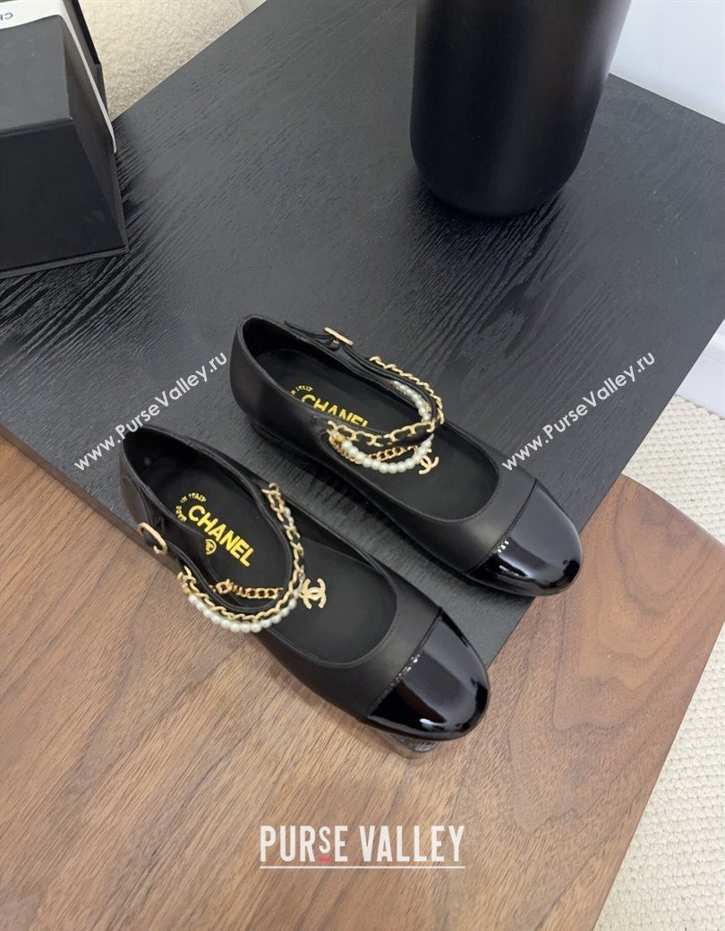 Chanel Lambskin Patent Calfskin Mary Janes Ballet Flats with Chain and Pearls Black 2025 G46718 (MD-250902009)