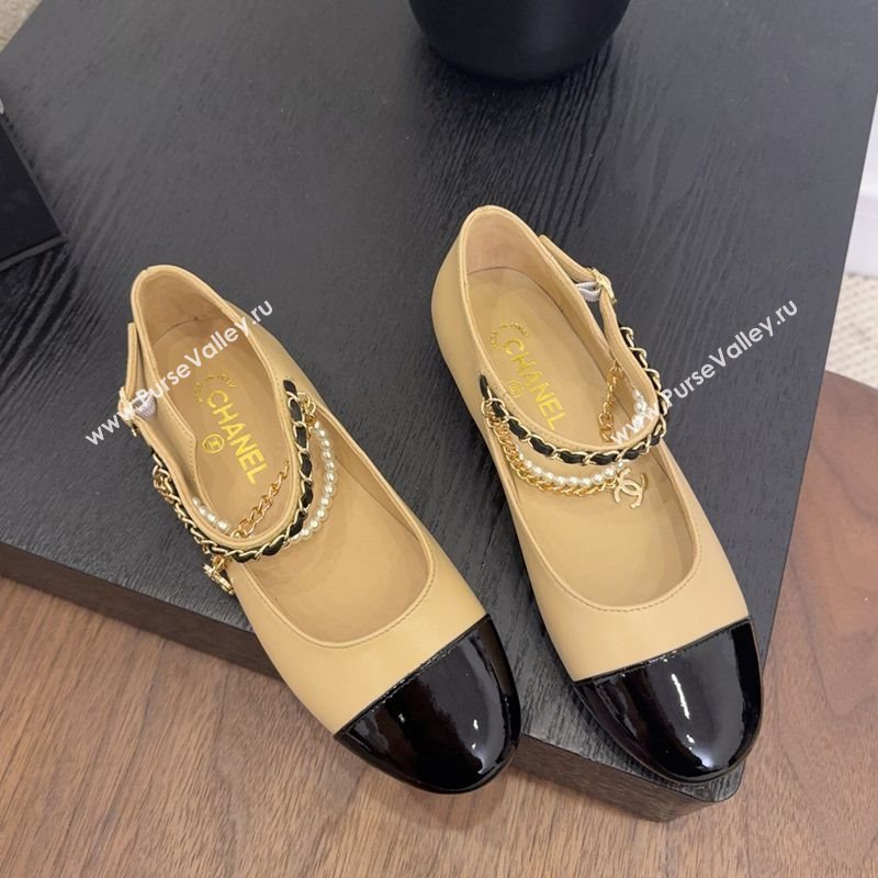 Chanel Lambskin Patent Calfskin Mary Janes Ballet Flats with Chain and Pearls Beige 2025 G46718 (MD-250902010)