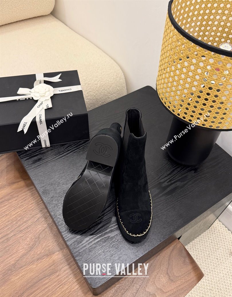 Chanel Suede Heel Platform Ankle Boots with Chain Black 2025 CH083005 (MD-250830021)