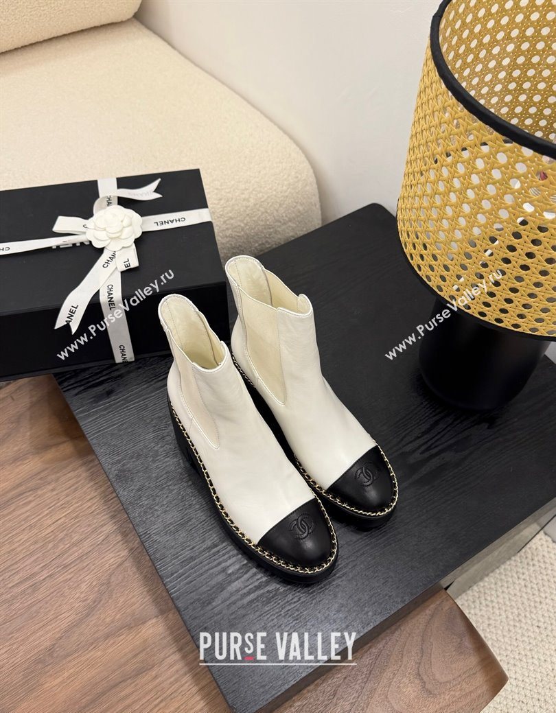 Chanel Calfskin Leather Heel Platform Ankle Boots with Chain White 2025 CH083005 (MD-250830022)